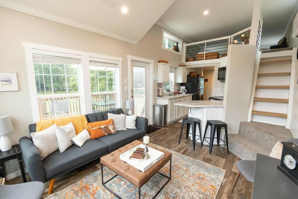 Pet Friendly Tiny House Rental With New Access To Guadalupe River Nbtx New Braunfels Zewnętrze zdjęcie