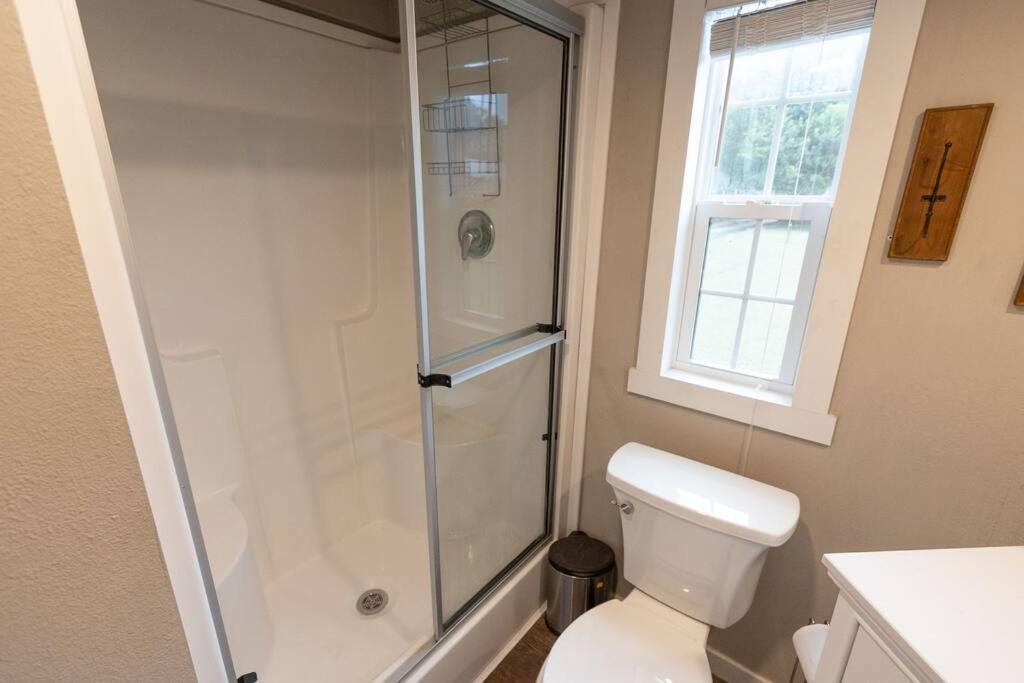 Pet Friendly Tiny House Rental With New Access To Guadalupe River Nbtx New Braunfels Zewnętrze zdjęcie