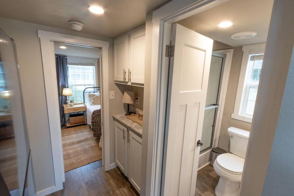 Pet Friendly Tiny House Rental With New Access To Guadalupe River Nbtx New Braunfels Zewnętrze zdjęcie