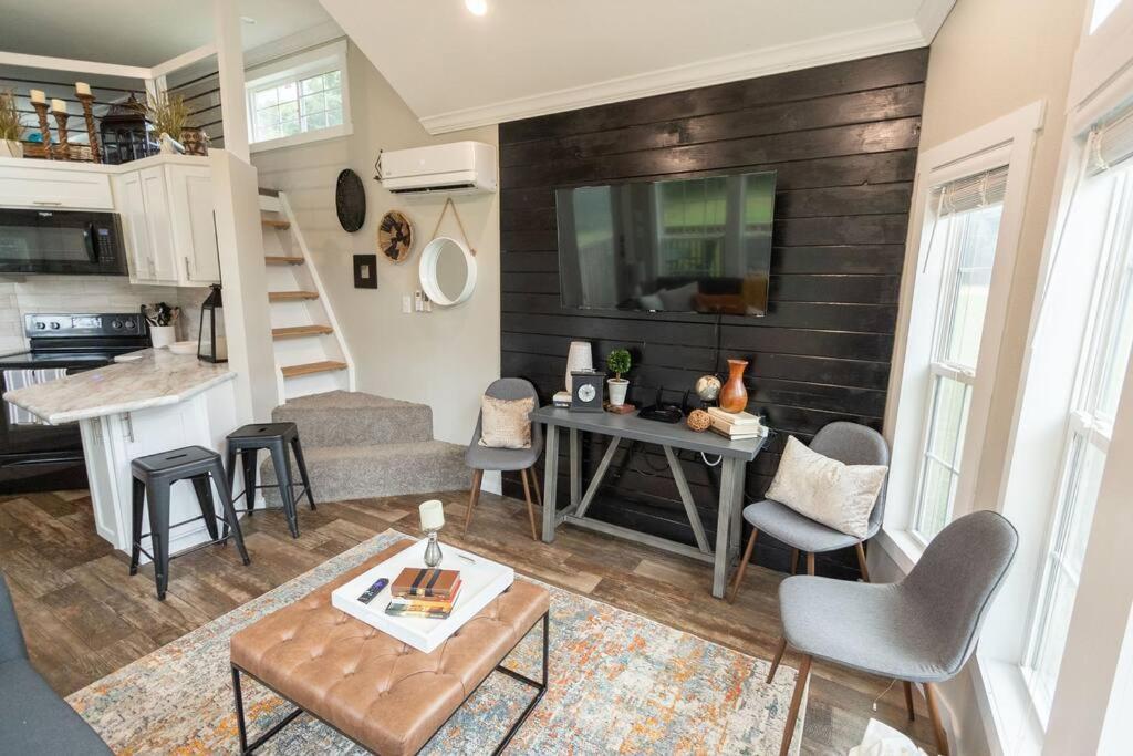 Pet Friendly Tiny House Rental With New Access To Guadalupe River Nbtx New Braunfels Zewnętrze zdjęcie