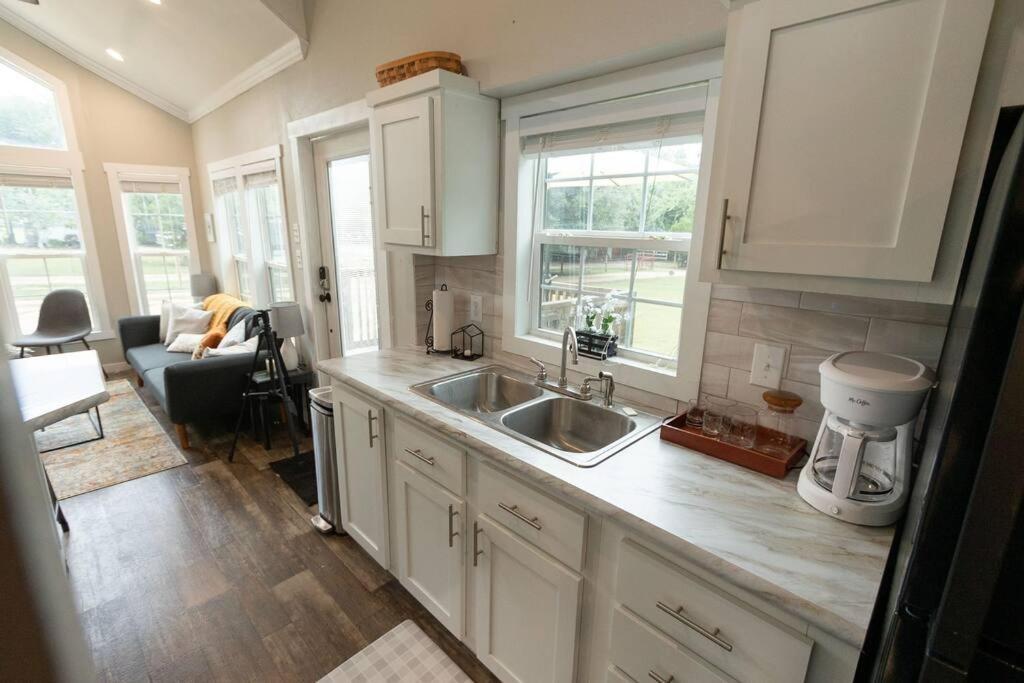 Pet Friendly Tiny House Rental With New Access To Guadalupe River Nbtx New Braunfels Zewnętrze zdjęcie