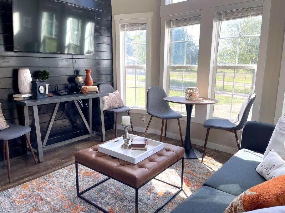 Pet Friendly Tiny House Rental With New Access To Guadalupe River Nbtx New Braunfels Zewnętrze zdjęcie