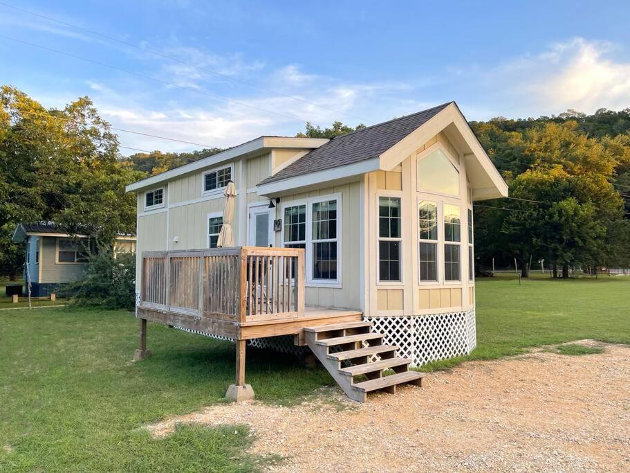Pet Friendly Tiny House Rental With New Access To Guadalupe River Nbtx New Braunfels Zewnętrze zdjęcie