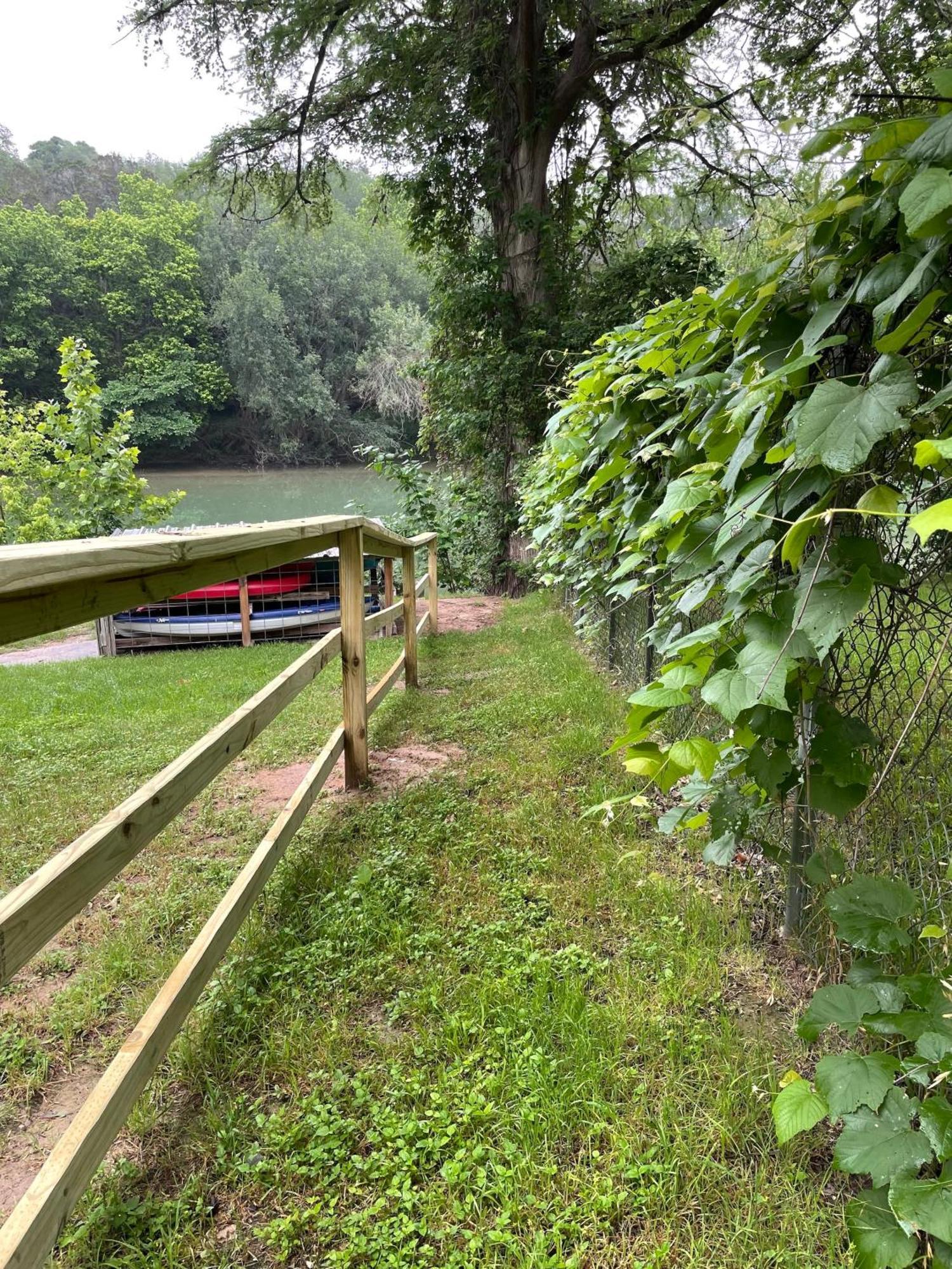 Pet Friendly Tiny House Rental With New Access To Guadalupe River Nbtx New Braunfels Zewnętrze zdjęcie